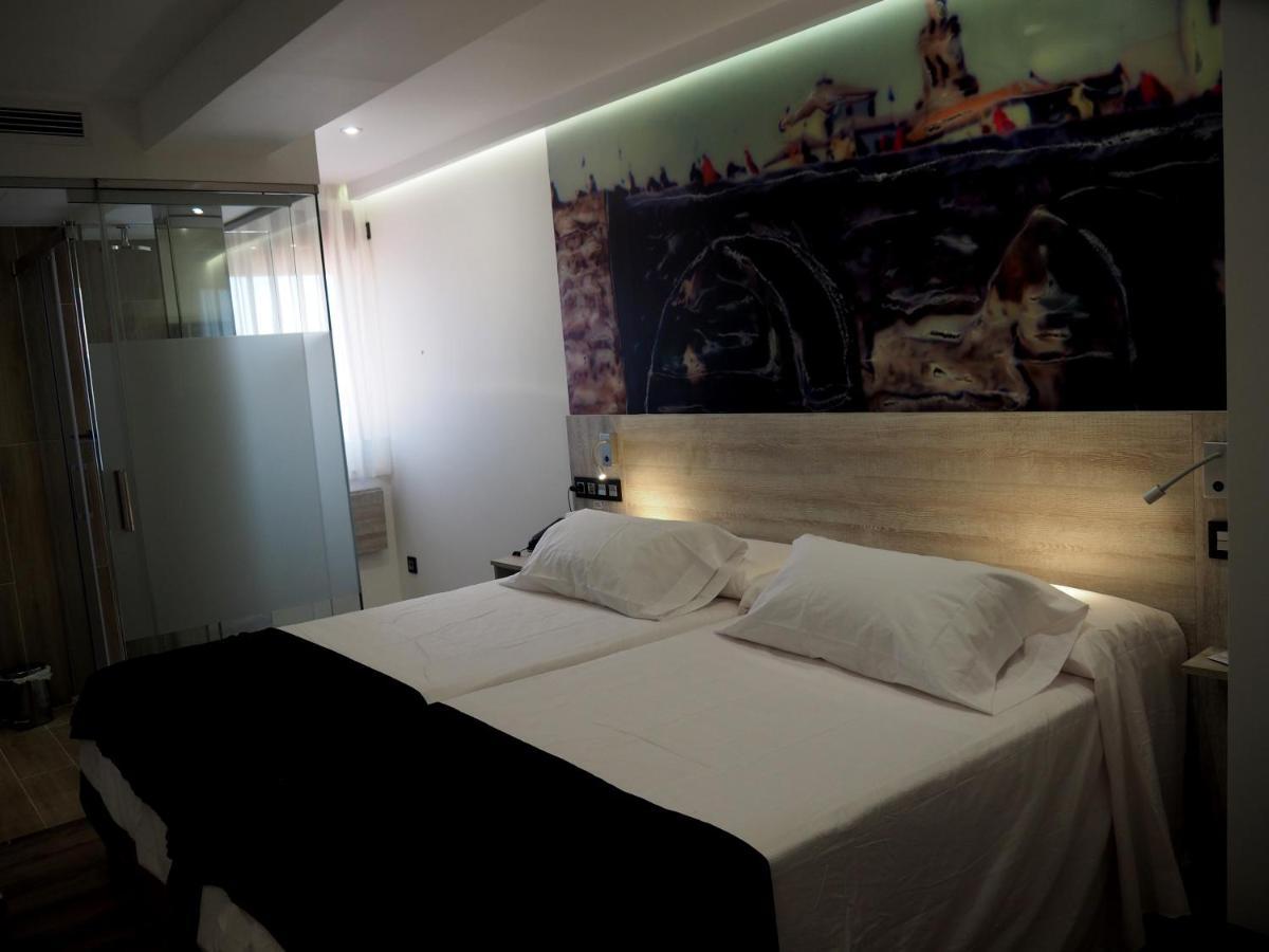 Hostal Don Suero De Quinones Hospital de Órbigo Exteriör bild