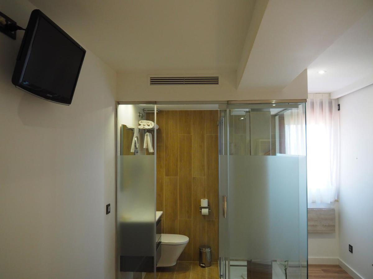 Hostal Don Suero De Quinones Hospital de Órbigo Exteriör bild