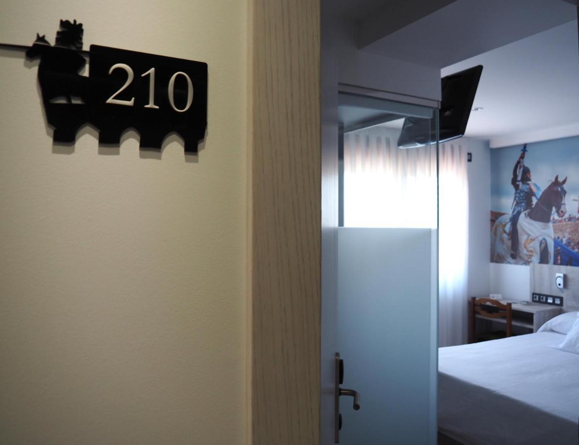 Hostal Don Suero De Quinones Hospital de Órbigo Exteriör bild